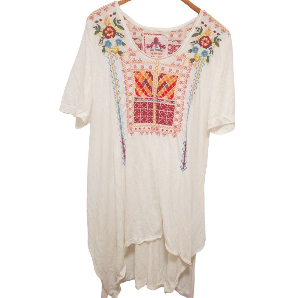 Johnny Was Tunic Style Top With lots of Beautiful Embroidery Size XL